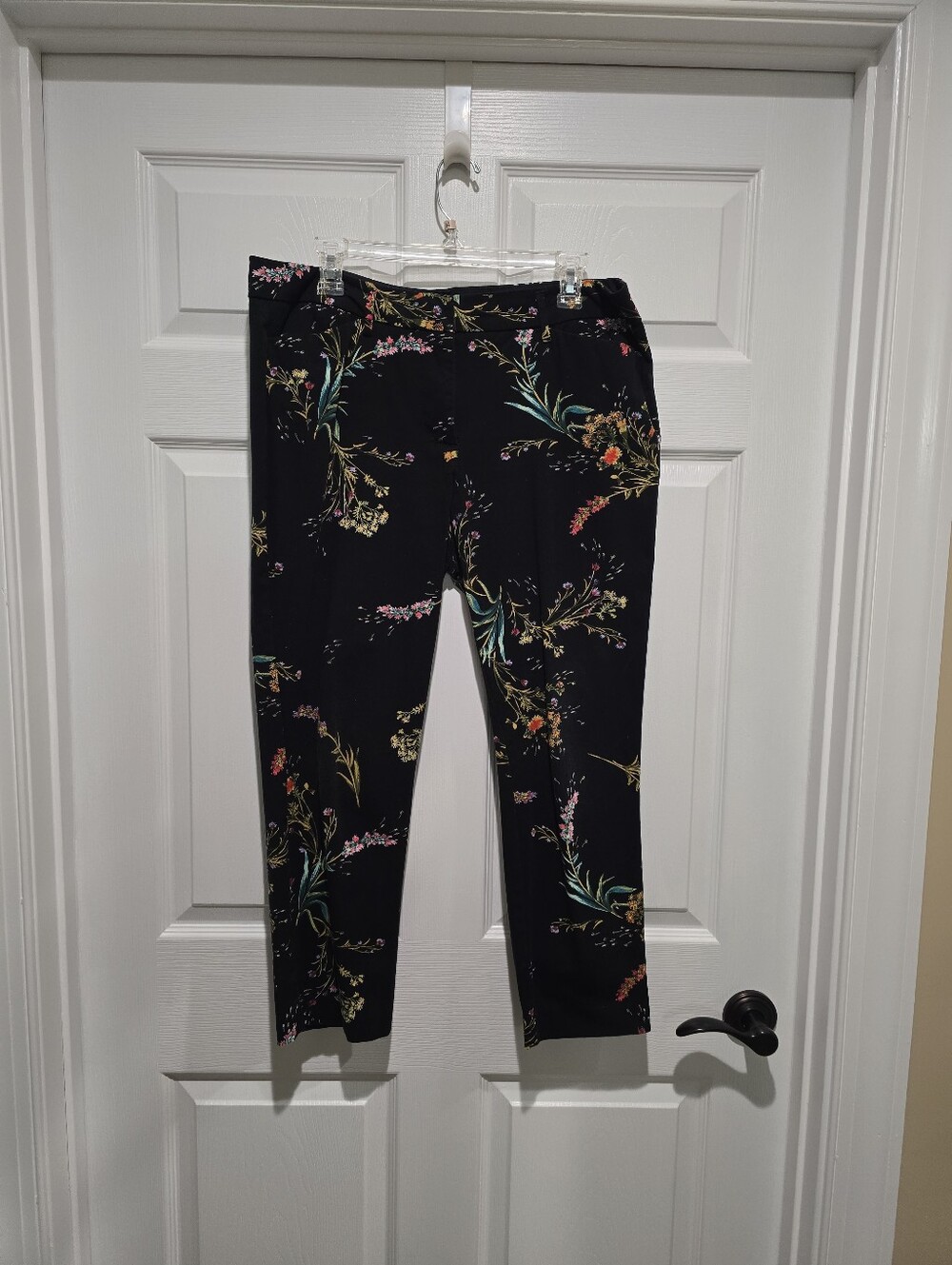 Wrap-Front Long Sleeve Top (L) and Ankle-Length Pants (12) - Picture 5 of 7